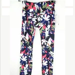 NWT Lululemon Wunder Under leggings size 4